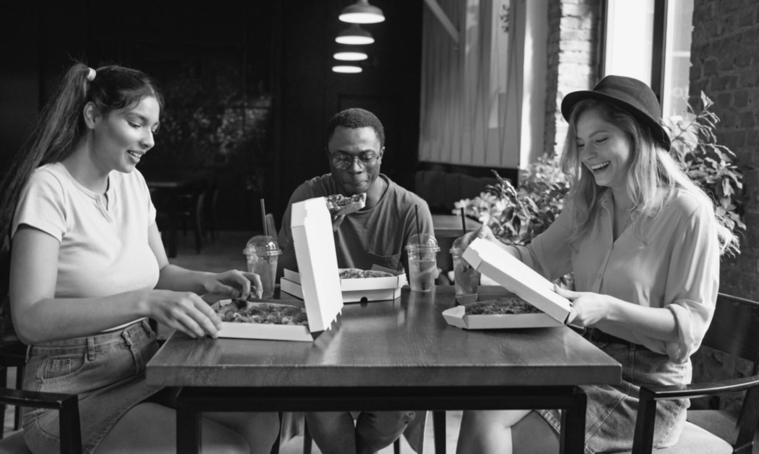 Espace de travail avec documents budgétaires et outils de planification financière